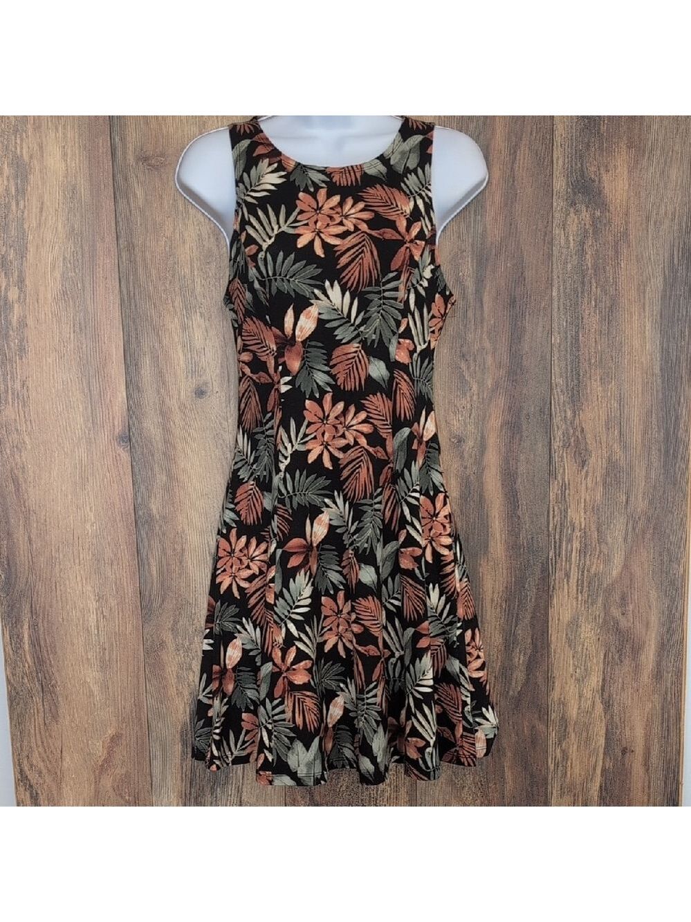 Forever 21 Black Floral Sleeveless Mini Dress M                 203JH